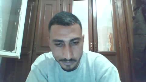 Snapshot of nadirff16 chatting on February 25, 12:45 pm V online show from February 25, 12:45 pm