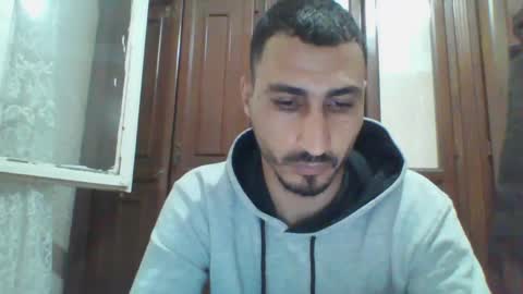 Snapshot of nadirff16 chatting on February 8, 12:17 pm V online show from February 8, 12:17 pm