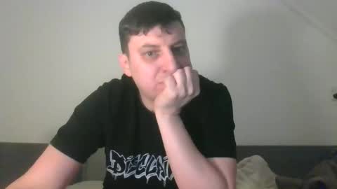 napalacz1920 online show from March 29, 12:44 am