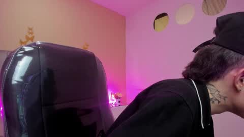 Nascary Fox online show from March 25, 2:32 pm