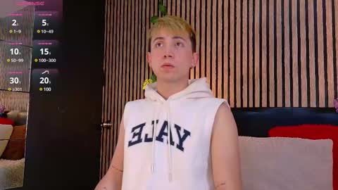 Christopher  Chris online show from March 3, 12:43 pm