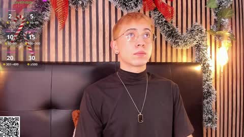 Christopher  Chris online show from December 7, 12:45 pm