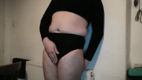 navel_gazing_submissive online show from October 24, 6:09 pm