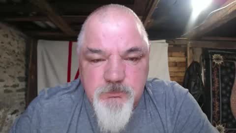 newfiesausage1972 online show from December 14, 2:02 pm