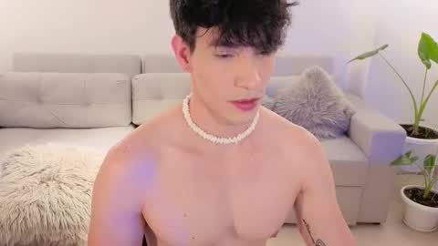   online show from November 18, 11:15 pm