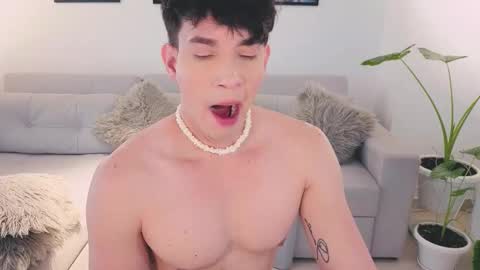 Snapshot of neythan__blaze chatting on September 17, 7:37 pm   online show from September 17, 7:37 pm