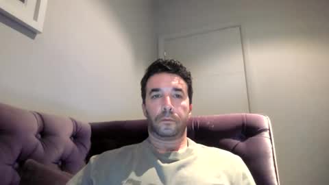 Snapshot of niciboi chatting on December 22, 8:58 pm James online show from December 22, 8:58 pm