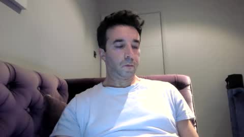 Snapshot of niciboi chatting on March 11, 11:15 pm James online show from March 11, 11:15 pm