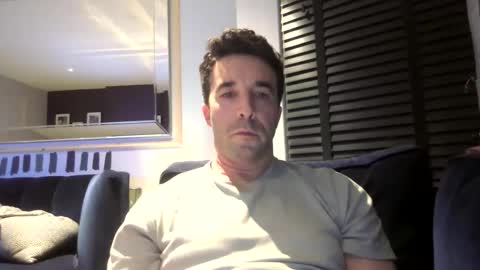Snapshot of niciboi chatting on October 19, 10:02 pm James online show from October 19, 10:02 pm