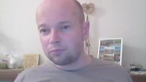 nick1990b online show from October 23, 6:00 pm