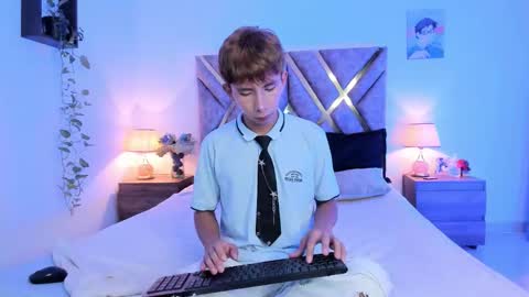 Nickolas Muoz online show from October 24, 10:44 pm