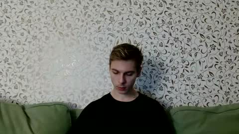 Snapshot of nicksuper8 chatting on December 10, 8:51 am Nick online show from December 10, 8:51 am