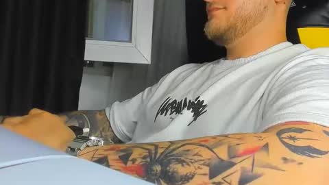 nicktattoomaster online show from May 26, 6:37 pm