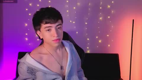 Nicolas online show from December 5, 8:16 pm