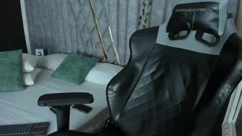 Nicolai online show from April 19, 12:37 pm