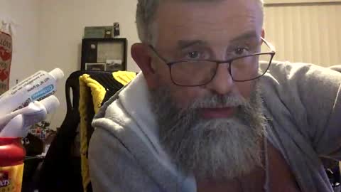 nightmoves1970 online show from February 22, 4:07 am