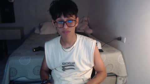 Snapshot of niklaus_wolf chatting on September 18, 7:10 am niklaus_wolf online show from September 18, 7:10 am