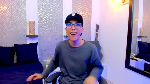    online show from December 5, 4:09 am