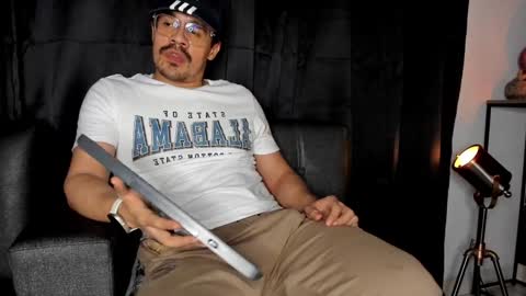 Steven online show from December 12, 3:21 am