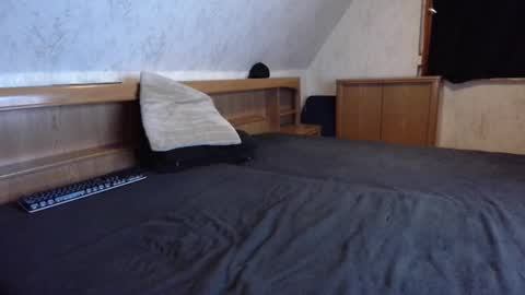 nixan85 online show from September 12, 1:05 am