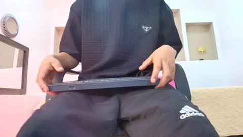 Snapshot of noah_85 chatting on October 11, 2:10 pm Noah online show from October 11, 2:10 pm