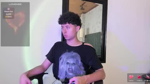 noah_dupont_ online show from October 9, 11:53 pm