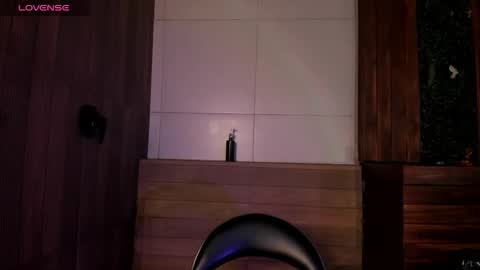 noah_dupont_ online show from November 18, 11:58 am