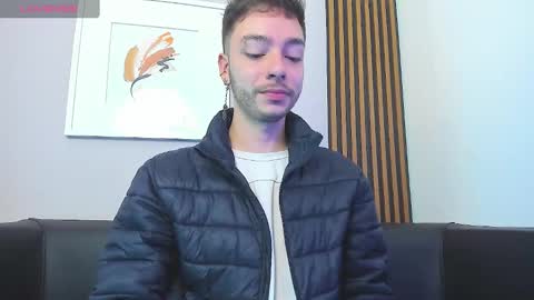 Snapshot of noah_ricci_ chatting on December 2, 12:16 pm online show from December 2, 12:16 pm