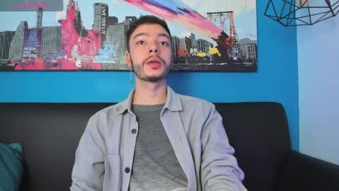 Snapshot of noah_ricci_ chatting on December 12, 12:44 pm online show from December 12, 12:44 pm