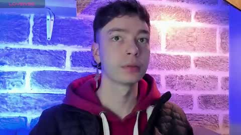 Snapshot of noah_ricci_ chatting on September 16, 12:39 pm online show from September 16, 12:39 pm
