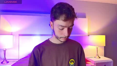 Snapshot of noah_ricci_ chatting on October 7, 12:42 pm online show from October 7, 12:42 pm