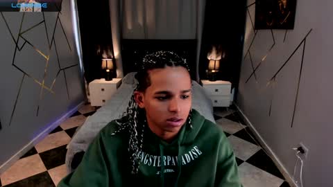 Snapshot of noah_smith04 chatting on January 19, 12:50 pm noah_smith04 online show from January 19, 12:50 pm