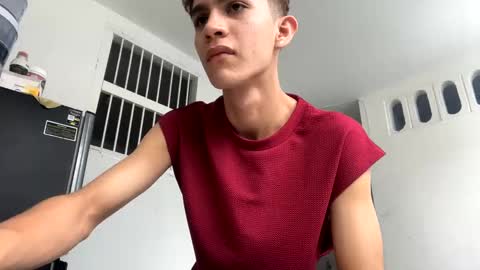 Snapshot of noah_tyler_ chatting on January 26, 7:41 pm noah tyler online show from January 26, 7:41 pm