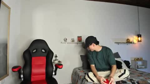 Crow online show from November 9, 5:28 pm