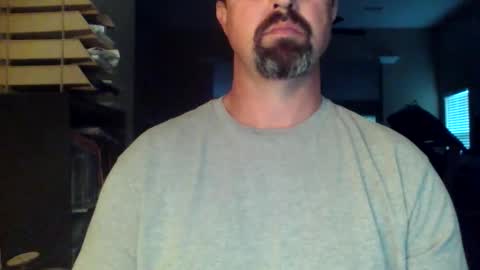 nvrenuff1979 online show from March 31, 11:34 am