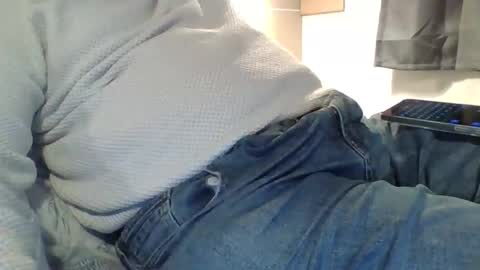 obedient9402 online show from May 3, 10:34 pm