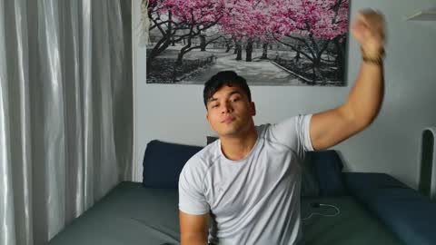 Snapshot of octavio_quinn chatting on March 8, 6:35 pm OCTAVIO QUINN online show from March 8, 6:35 pm