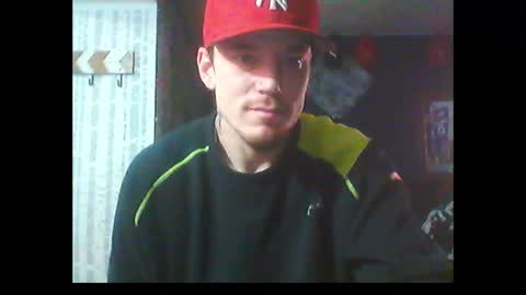 Snapshot of oh_you_know69 chatting on January 11, 1:27 am who dares toss me some tips lets have fun online show from January 11, 1:27 am