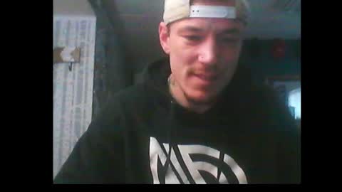 Snapshot of oh_you_know69 chatting on December 23, 11:06 pm who dares toss me some tips lets have fun online show from December 23, 11:06 pm