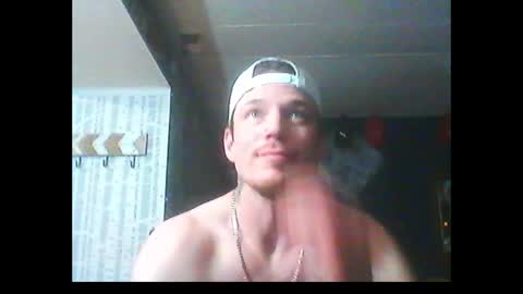 Snapshot of oh_you_know69 chatting on January 27, 2:31 am who dares toss me some tips lets have fun online show from January 27, 2:31 am