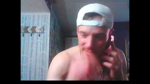 Snapshot of oh_you_know69 chatting on January 8, 7:56 pm who dares toss me some tips lets have fun online show from January 8, 7:56 pm
