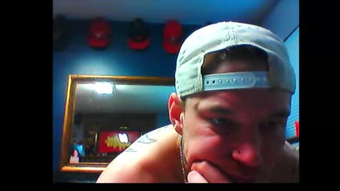 Snapshot of oh_you_know69 chatting on December 4, 6:39 pm who dares toss me some tips lets have fun online show from December 4, 6:39 pm