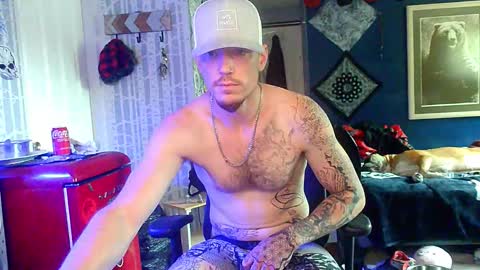 Snapshot of oh_you_know69 chatting on October 11, 6:34 pm who dares toss me some tips lets have fun online show from October 11, 6:34 pm