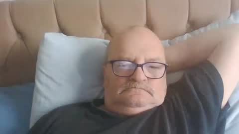 old_fkr online show from December 11, 9:53 am