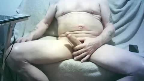 oldercock1411 online show from February 28, 7:07 am