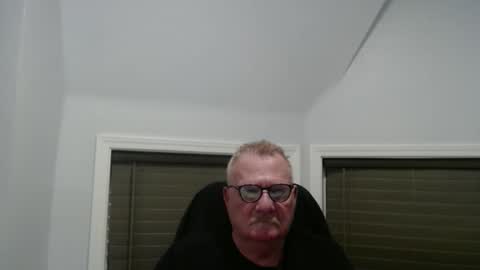 oldguybigd online show from April 16, 2:11 am