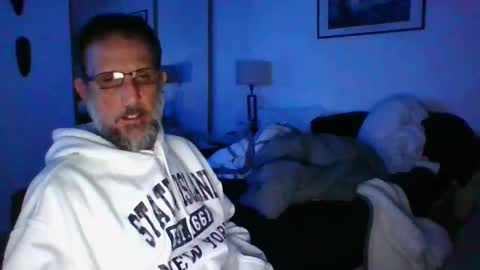 oldguyforu online show from December 18, 8:21 am