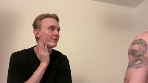 Snapshot of oliver_and_thomas chatting on October 3, 6:13 pm Oliver and Thomas online show from October 3, 6:13 pm