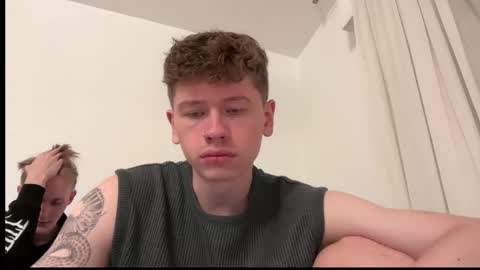 Snapshot of oliver_and_thomas chatting on October 14, 6:37 pm Oliver and Thomas online show from October 14, 6:37 pm