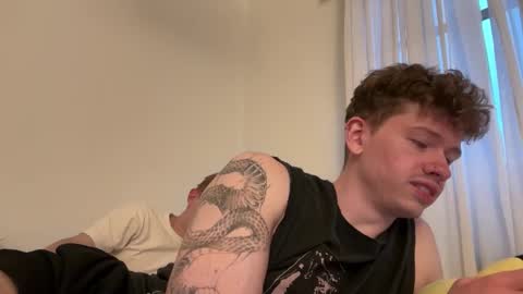 Snapshot of oliver_and_thomas chatting on September 30, 6:00 pm Oliver and Thomas online show from September 30, 6:00 pm